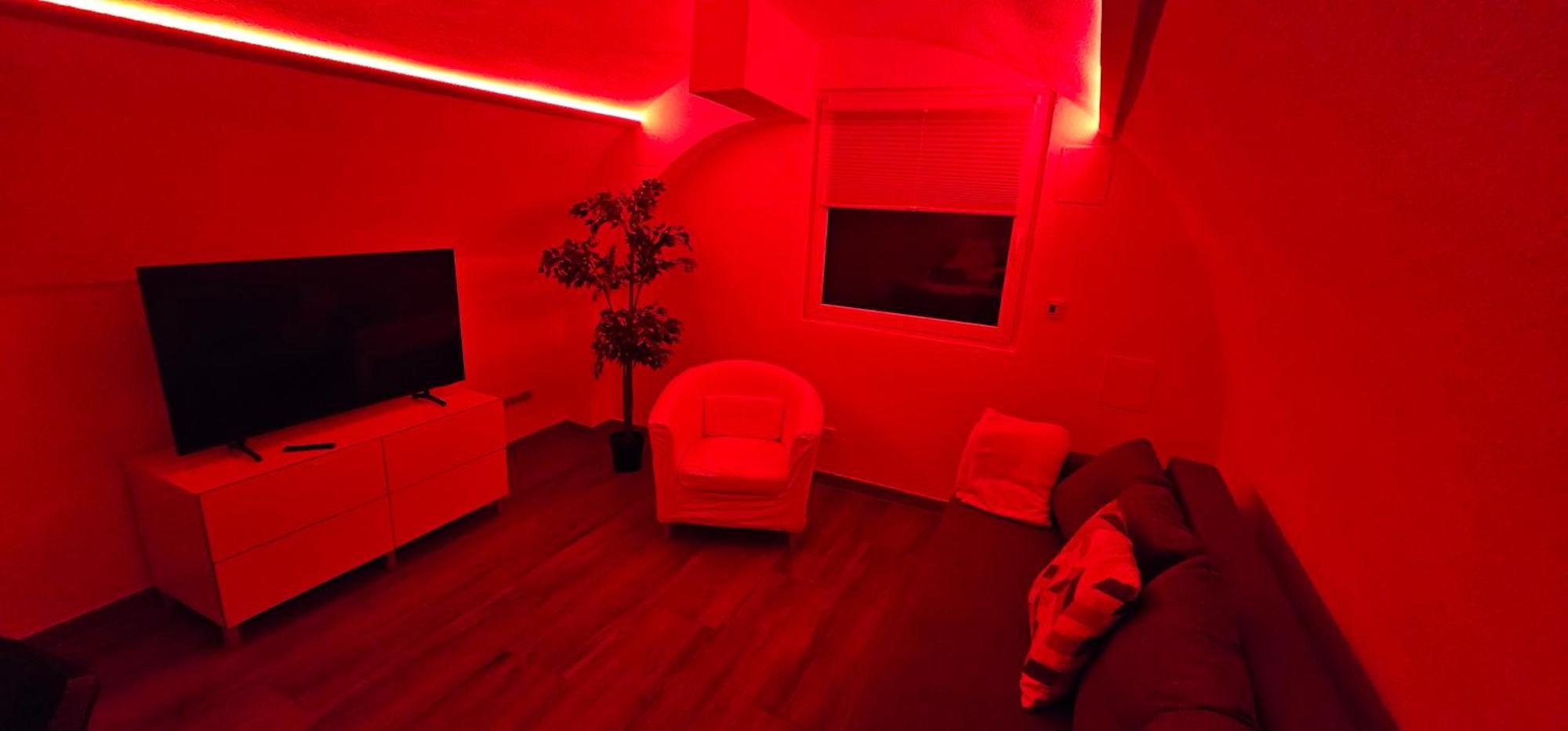 The Modern Cave Lodge Estugarda Exterior foto
